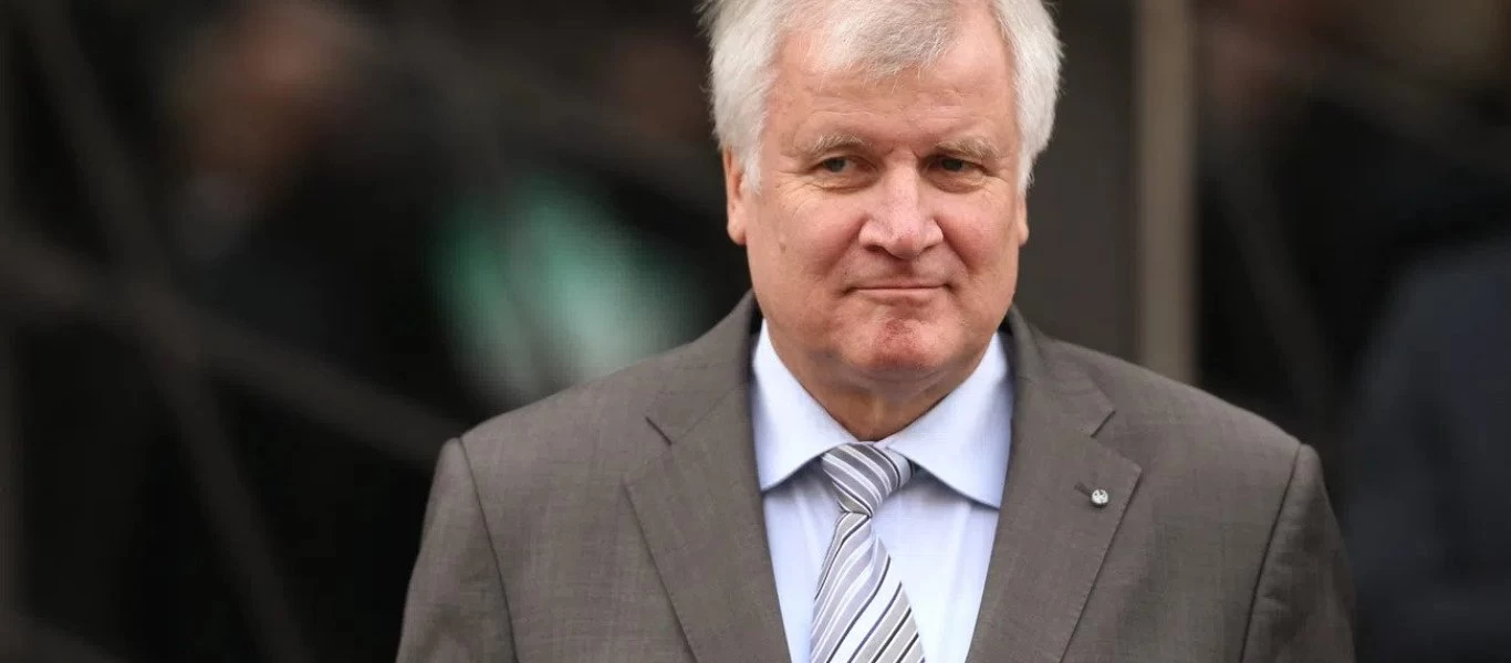 Χορστ Ζέεχοφερ: Έκανε το εμβόλιο της Pfizer κατά του κορωνοϊού και έπαθε… κορωνοϊό